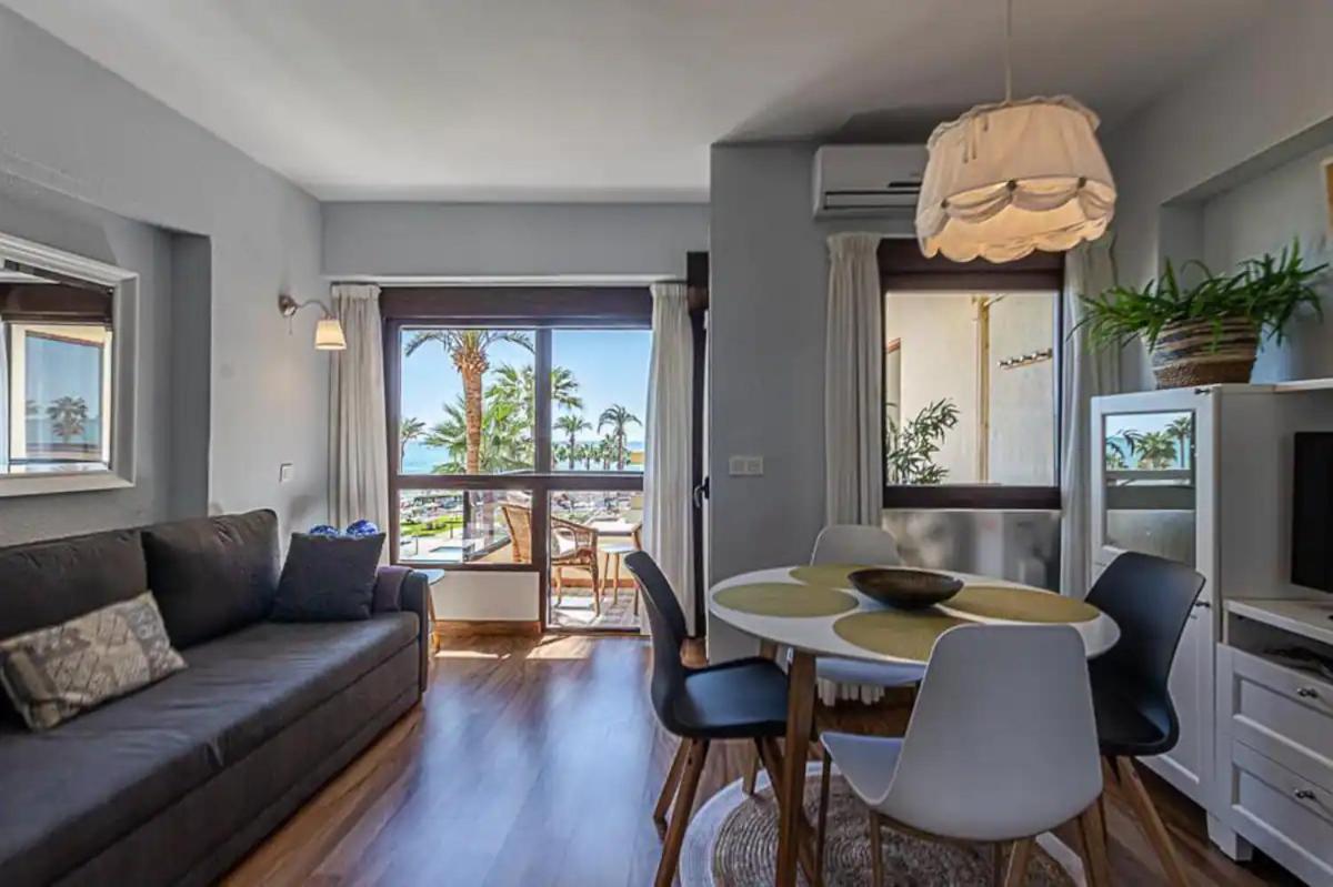 Encantador Apartamento En Primera Linea De Playa Benalmádena Exteriér fotografie