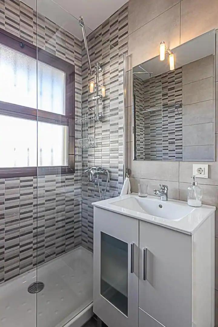 Encantador Apartamento En Primera Linea De Playa Benalmádena Exteriér fotografie