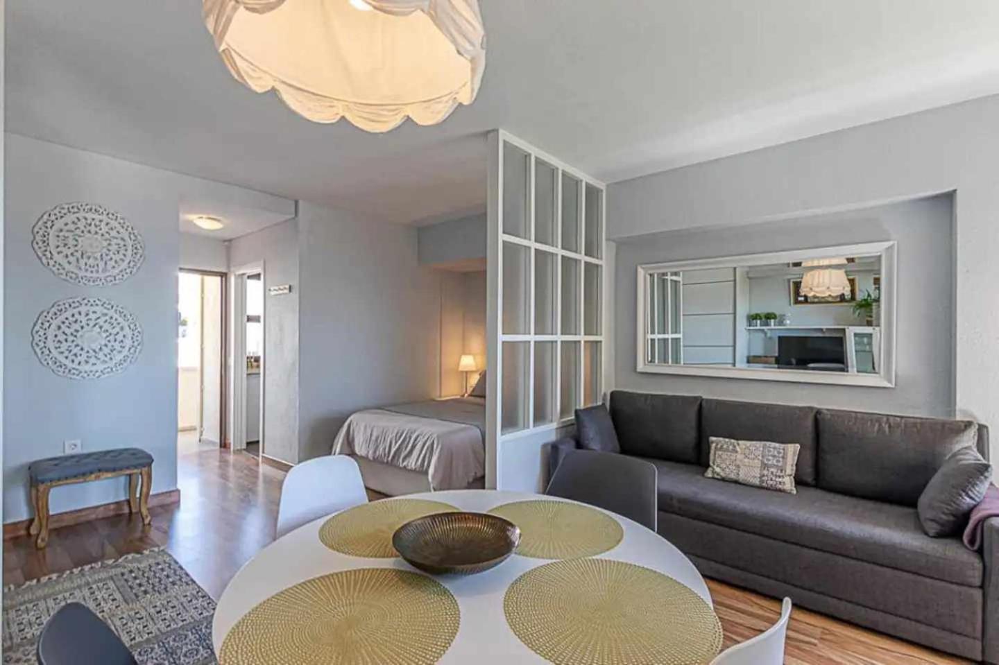 Encantador Apartamento En Primera Linea De Playa Benalmádena Exteriér fotografie