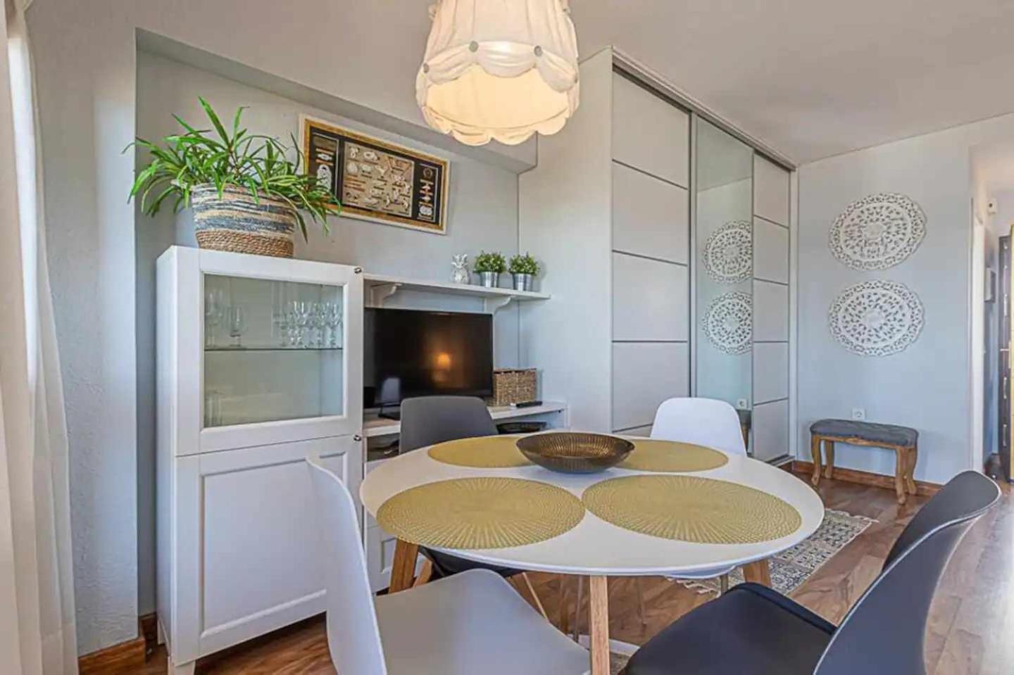 Encantador Apartamento En Primera Linea De Playa Benalmádena Exteriér fotografie